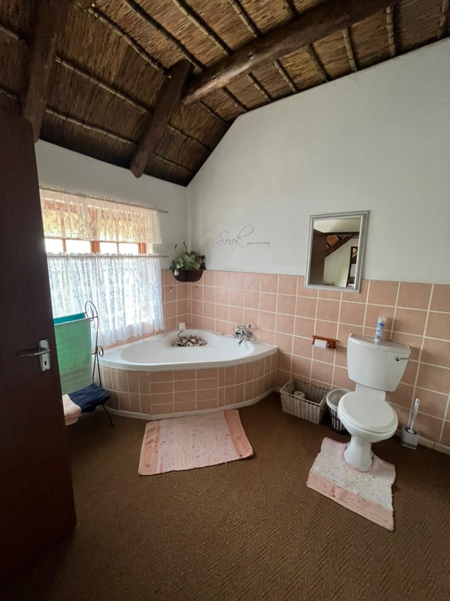 3 Bedroom Property for Sale in Cove Rock Eastern Cape